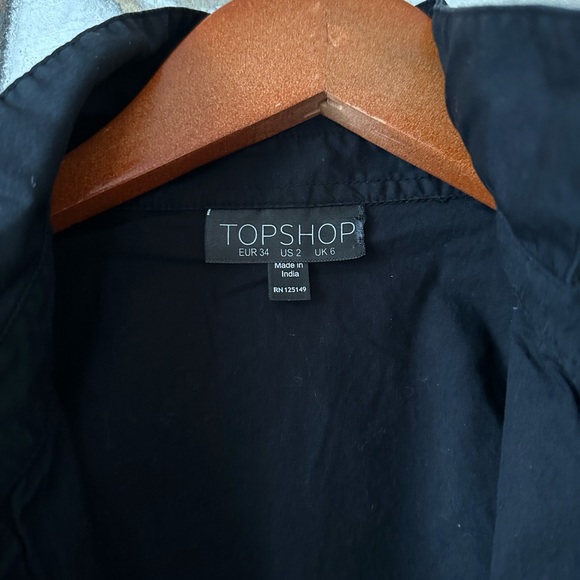 TopShop Sz US 2 Black floral embroidered button down - Picture 5 of 6